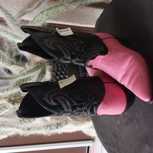 Ladies New Pink Cowgirl boots 8.5